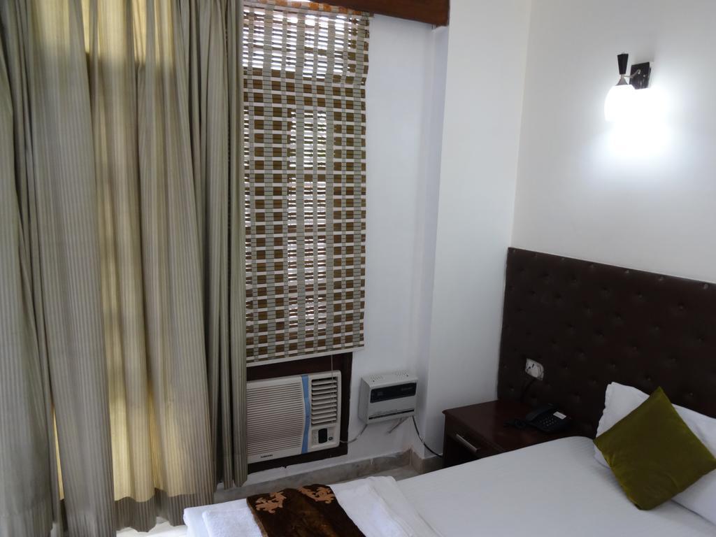 نيودلهي Rams Inn الغرفة الصورة